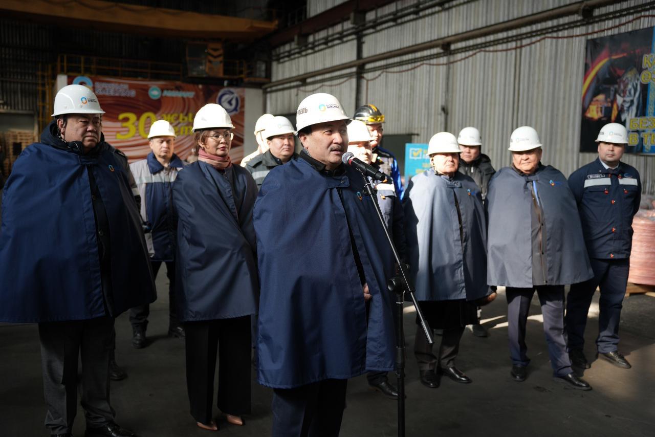 «Kazkat» зауытының қызметкерлері конституциялық реформаны қолдады