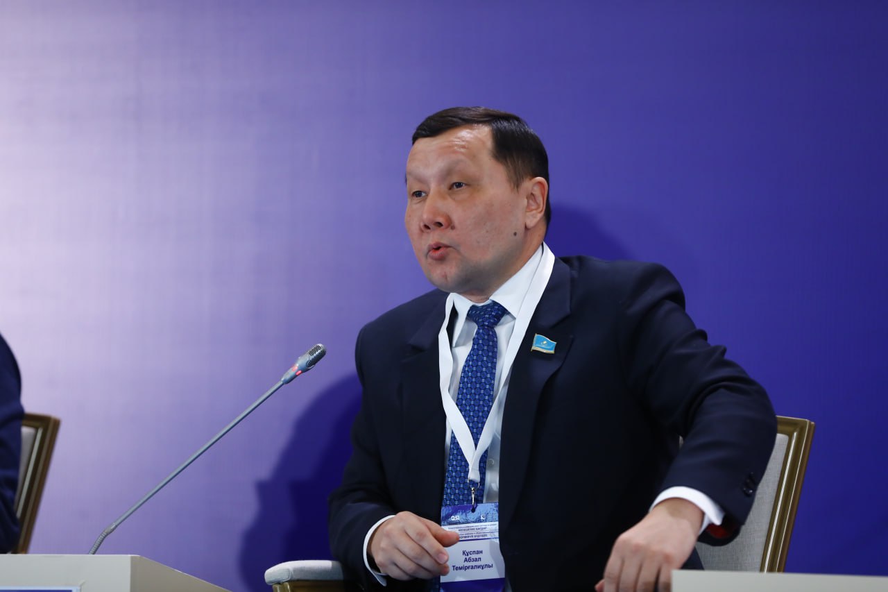 Абзал Құспан: Жаңа Конституция адамға бағытталған мемлекеттік басқарудың жаңа философиясын қалыптастырады