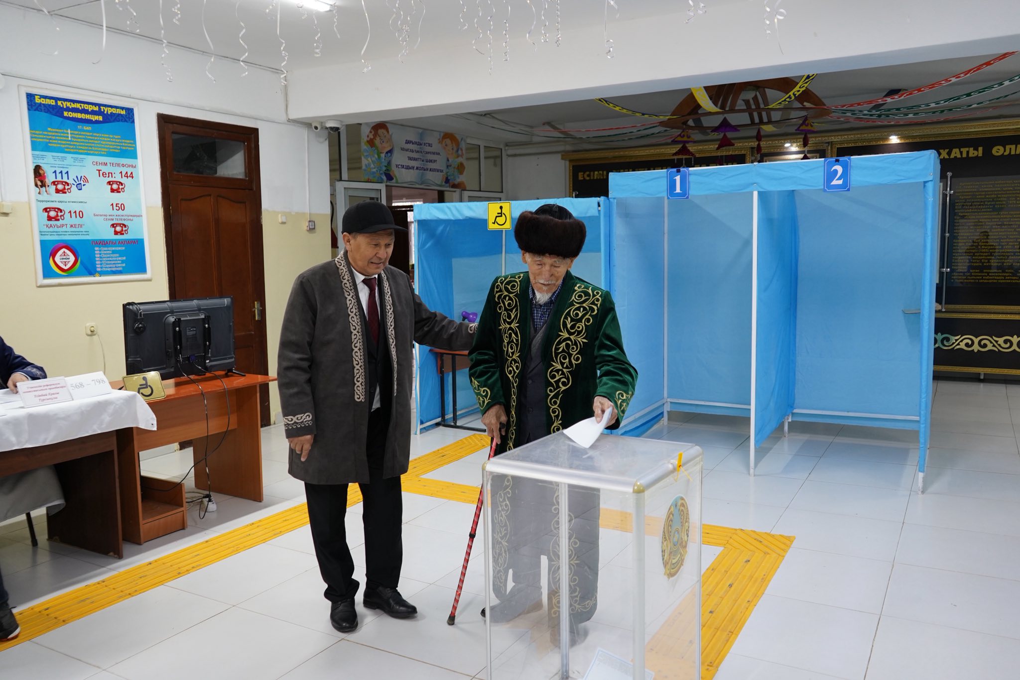 Қазығұртта 100 жастан асқан қария дауыс берді