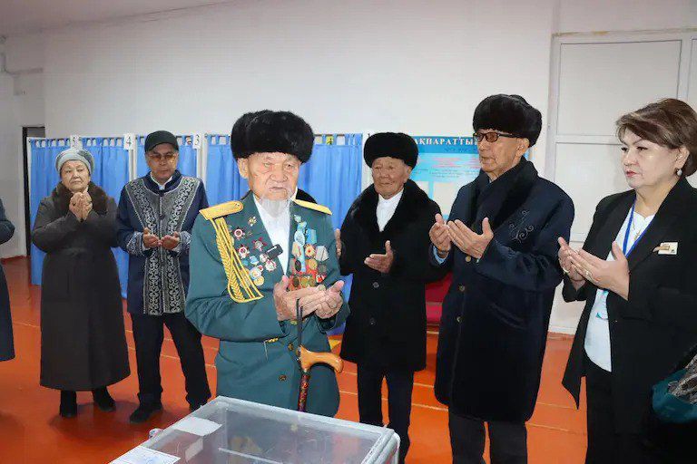 Референдумға Ұлы Отан соғысының ардагерлері де қатысып жатыр