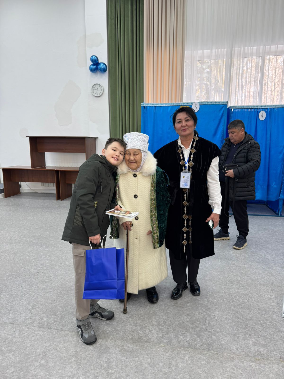 101 жастағы Алматы тұрғыны референдумда дауыс берді