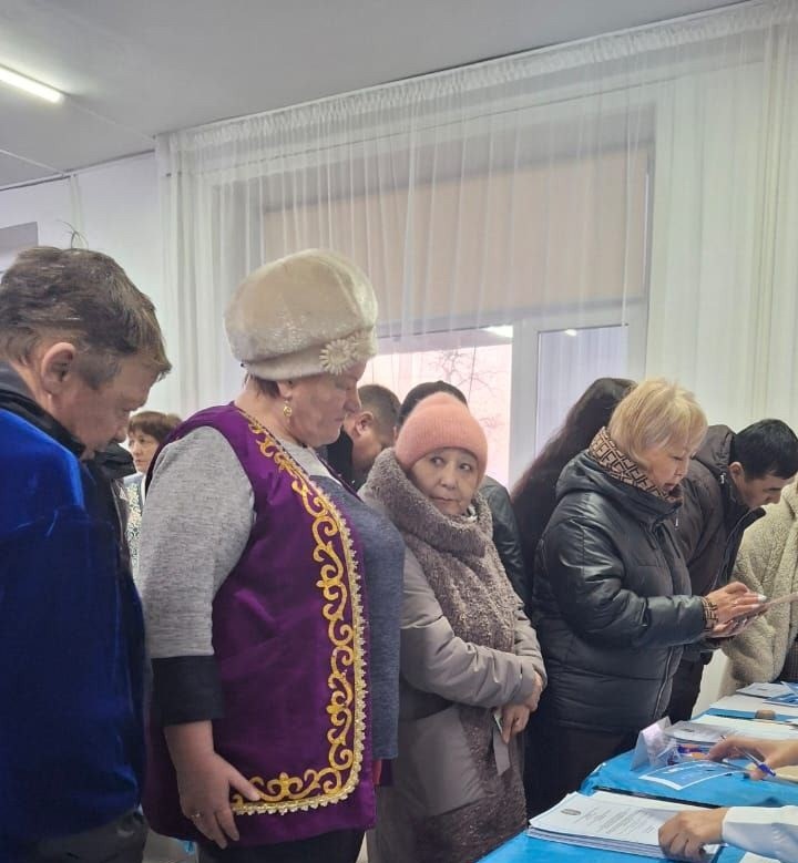 «Ел дауысы»: Сайлаушылар таңертеңнен бастап белсенді дауыс беріп жатыр