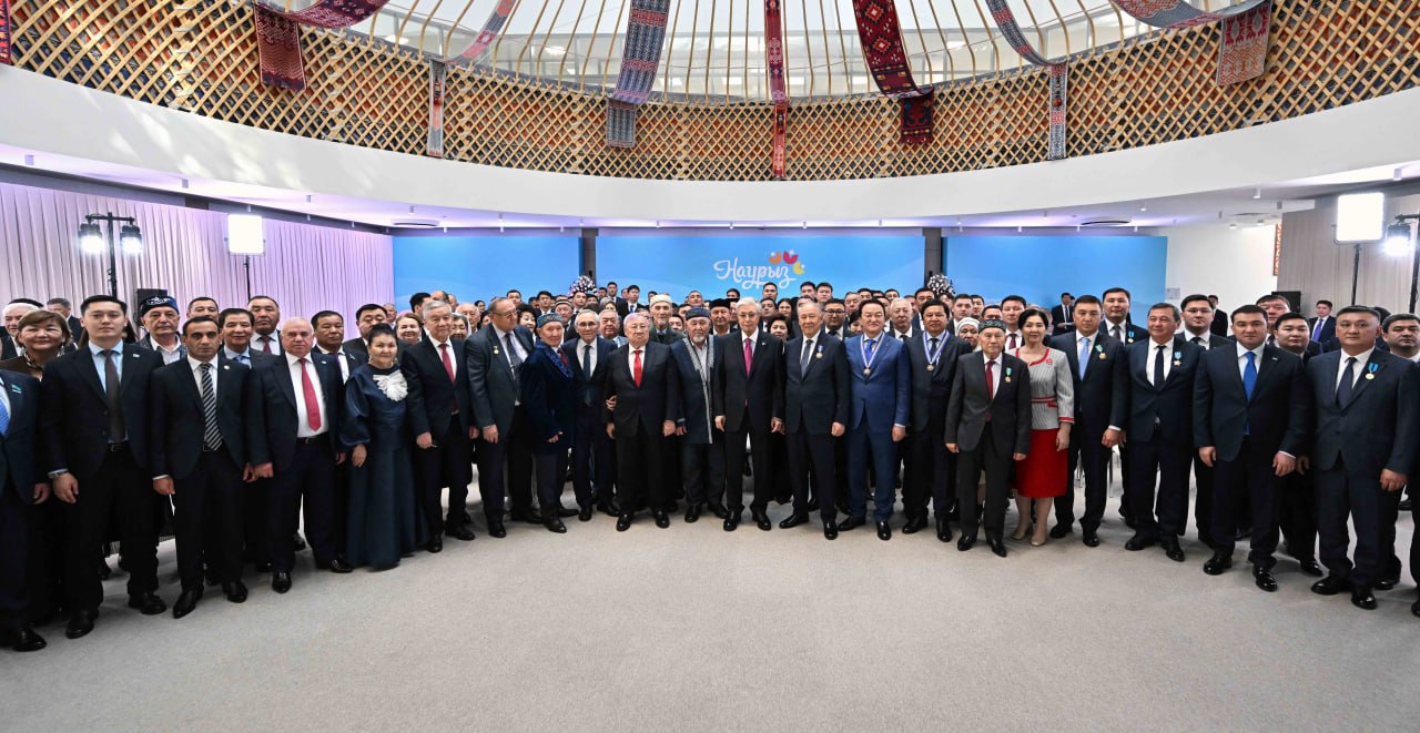 Президент Түркістан облысында бірқатар азаматқа мемлекеттік наградалар табыс етті