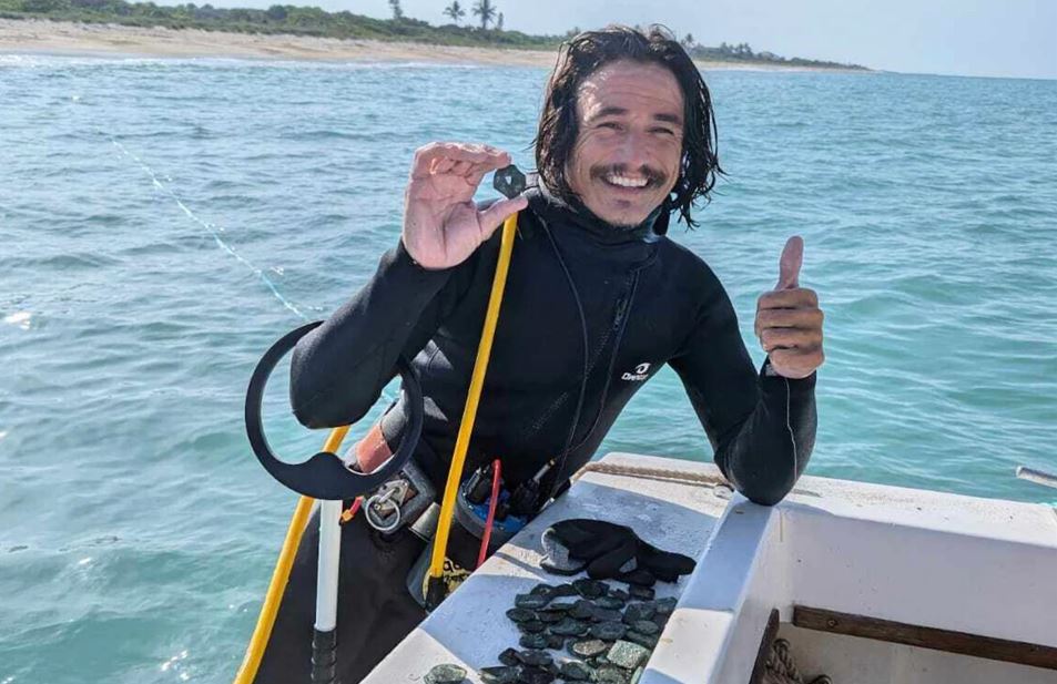 Флорида жағалауынан құны 1 миллион доллар болатын көне қазына табылды