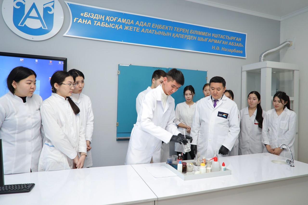 С.Аманжолов университеті ғылымды дамытуға ерекше ден қойған