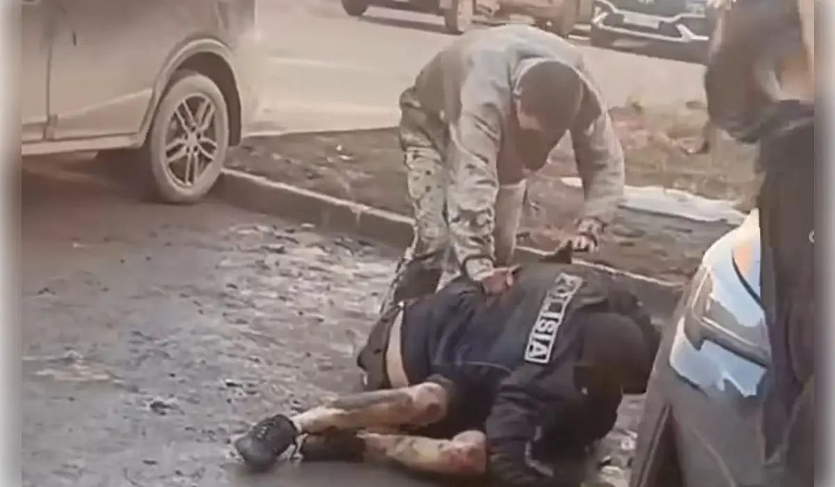 Қостанайда бір топ мас адам полиция қызметкеріне шабуыл жасады