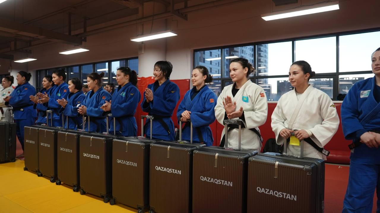 Қазақстан ұлттық құрамалары алғаш рет толық спорттық киім жиынтығымен қамтылды