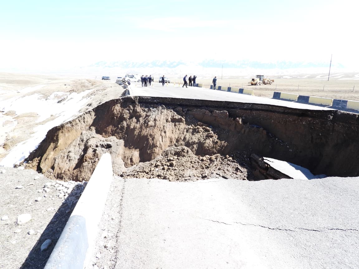 Алматы облысында жол опырылды: Қозғалыс уақытша шектелді