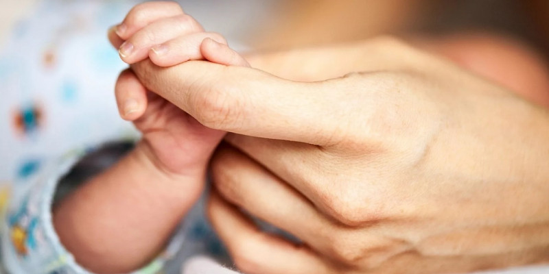 Павлодарда жаңа туған сәбиін 800 мың теңгеге сатпақ болған әйел ұсталды