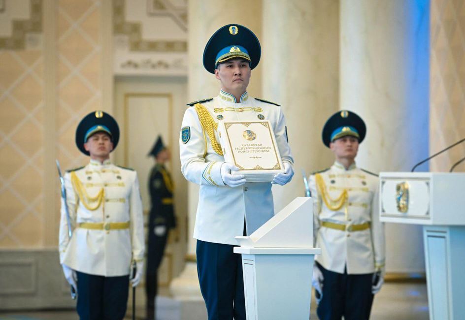 Үкімет жаңа Конституцияны түсіндіру жөніндегі іс-шаралар жоспарын бекітті