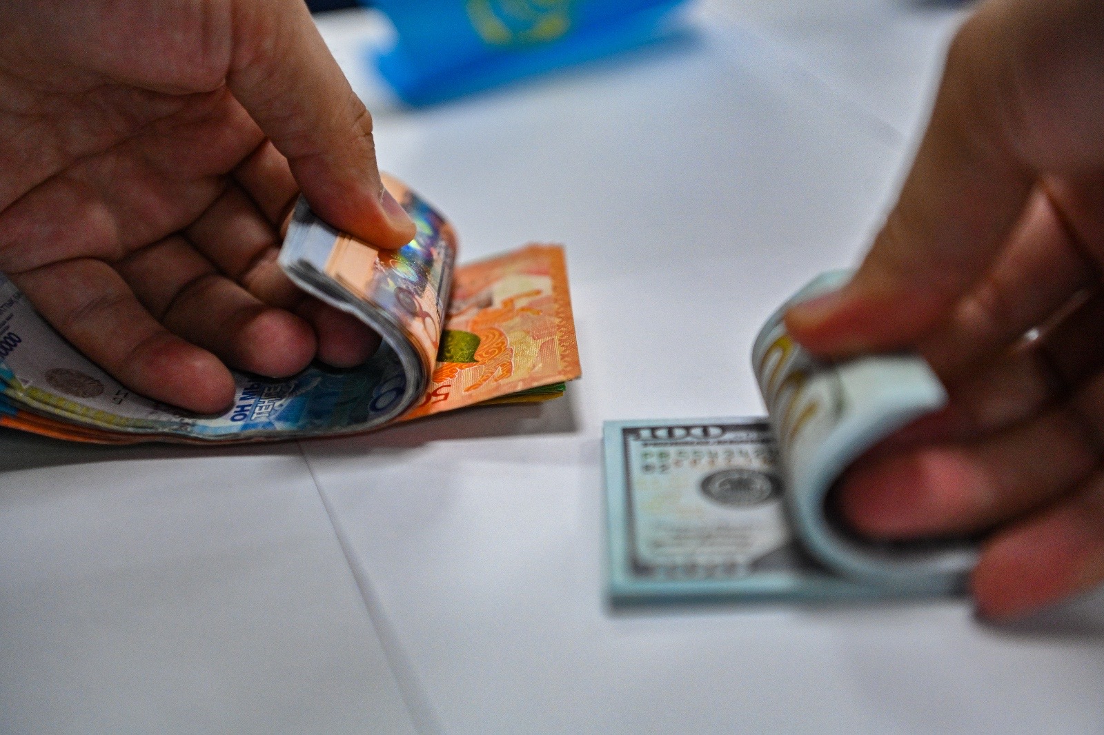 Бүгін 1 долларды қанша теңгеге сатып алуға болады?