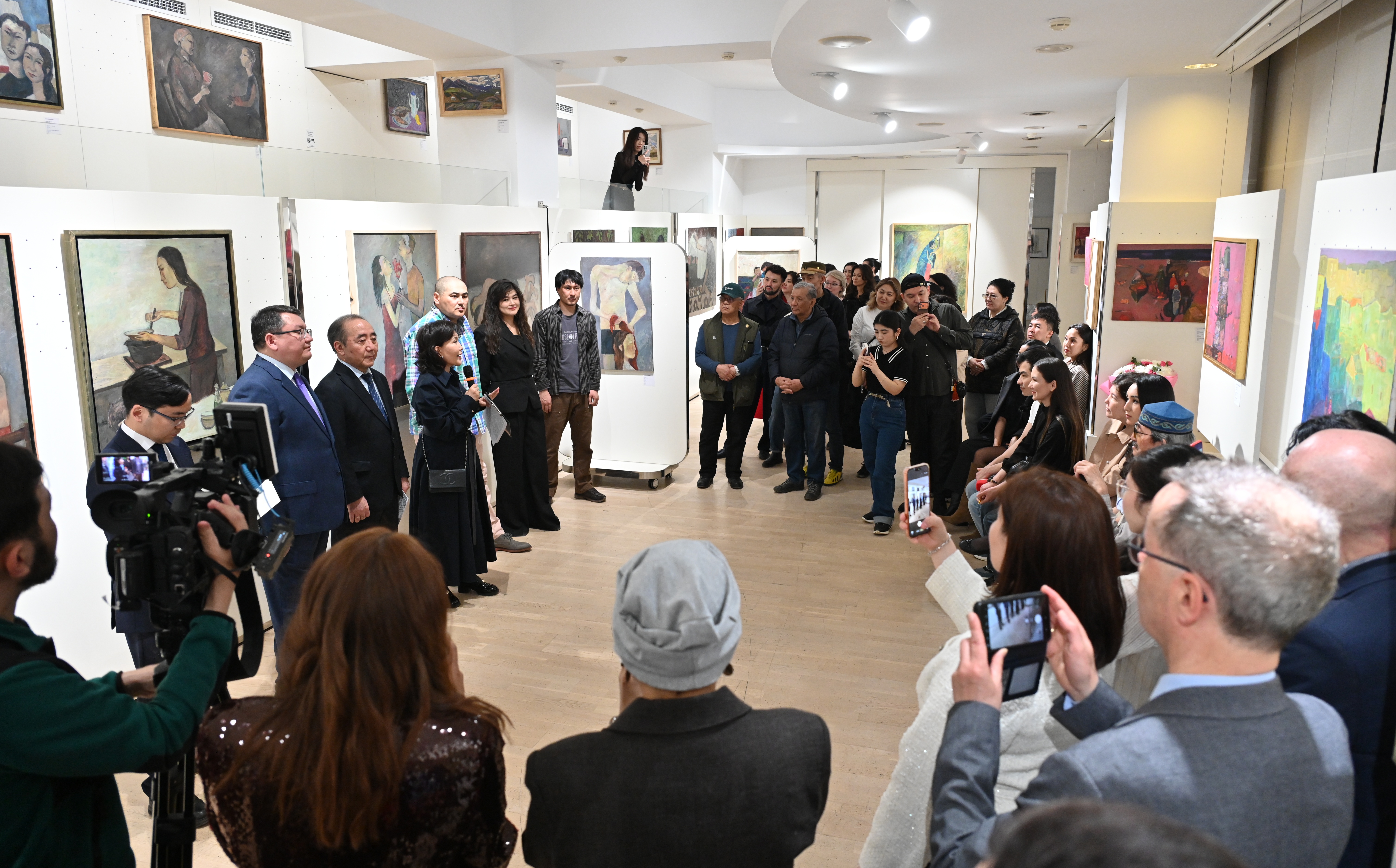 Астанада «Нұр шашу» халықаралық көрмесі ашылды