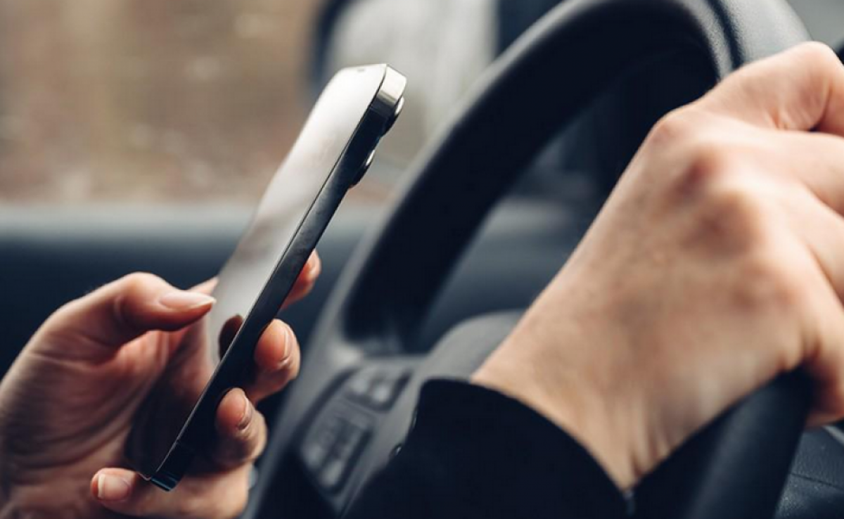 Цифрлық жүйе көлік басқару кезінде телефон қолданудың 6 дерегін тіркеді