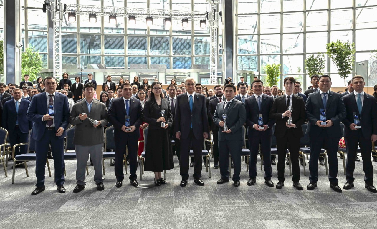 Тоқаев Alem.ai battle және AI Governance Cup байқауларының жеңімпаздарын марапаттады