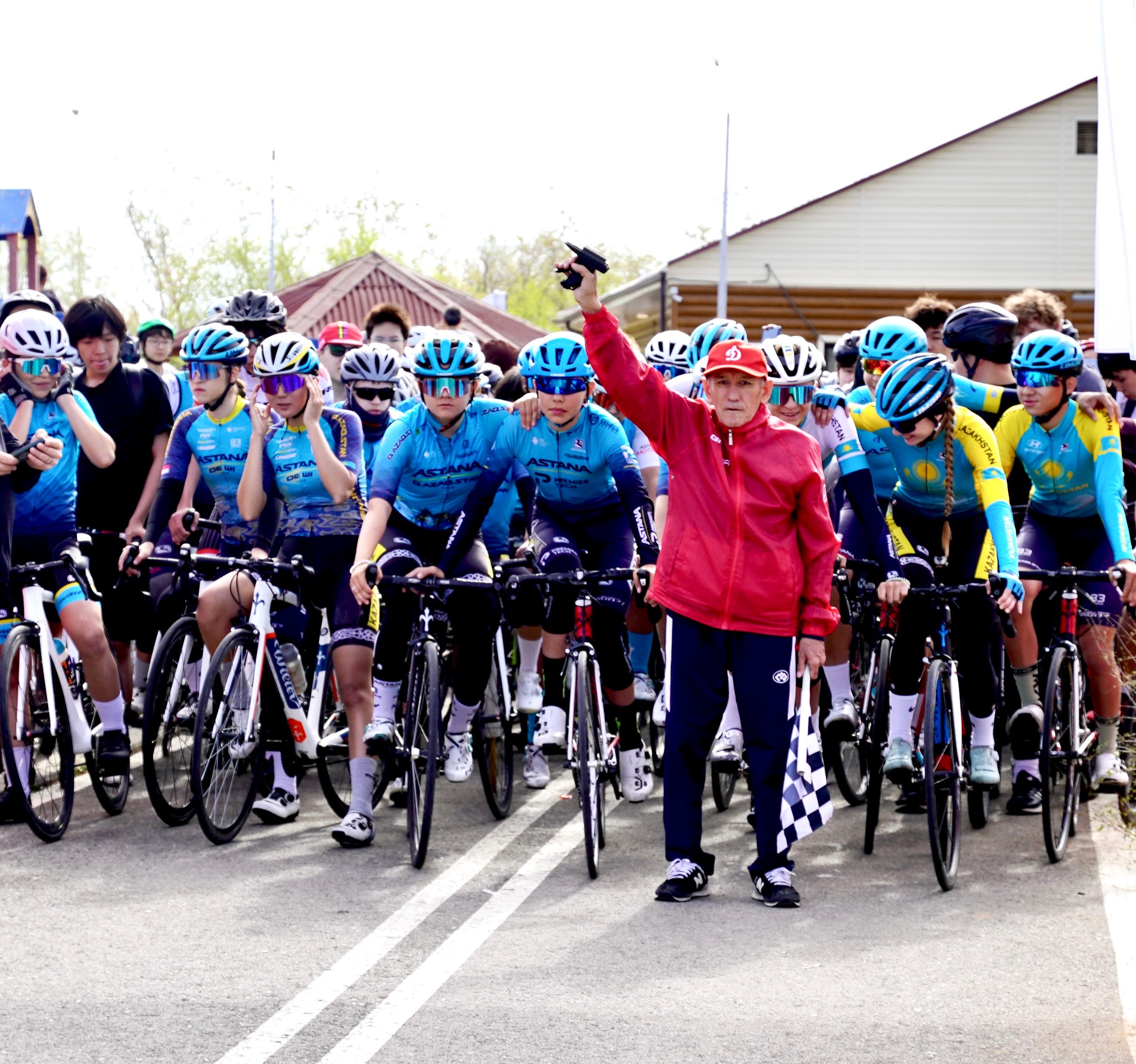 Елордада веломаусым ашылды: 700-ге жуық қатысушы «Таза Қазақстан» акциясына үн қосты