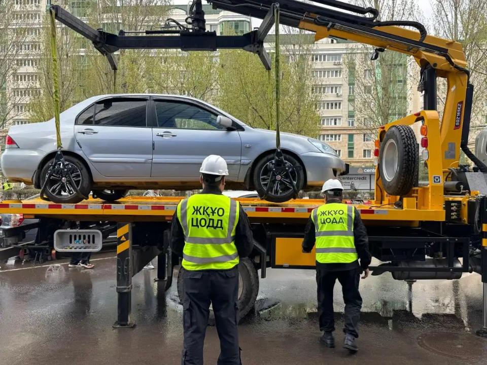 Астанада ақылы эвакуация күшіне енді: Көлікті қай жерге қоюға болмайды?