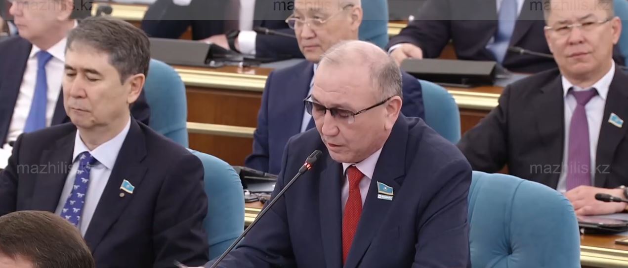 Құрылтай депутаттары Конституциялық және Жоғарғы сот судьяларын қол сұғылмаушылығынан айыра алады
