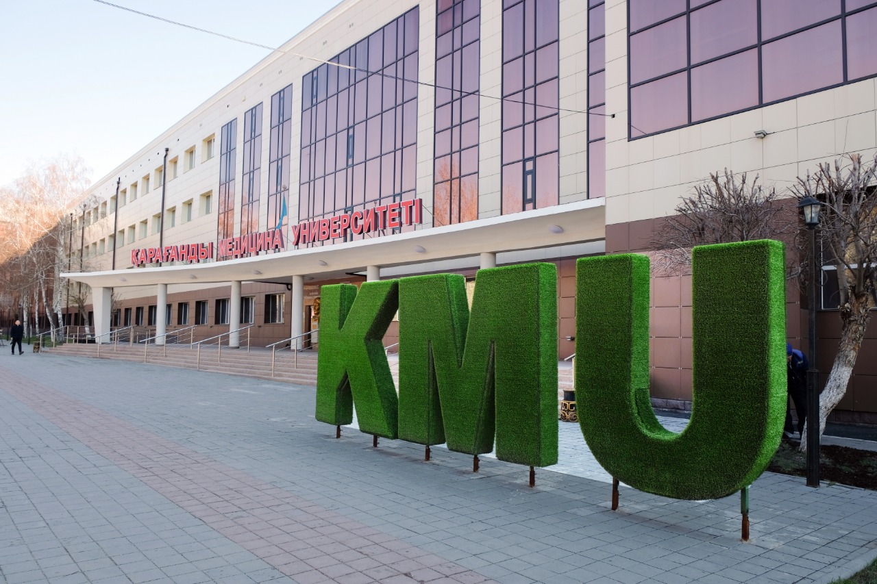 Қарағандыдағы жатақханада 21 жастағы шетелдік студент көз жұмды