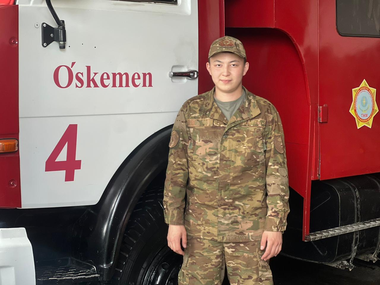 Өскеменде көпірден секірмек болған қыз құтқарылды
