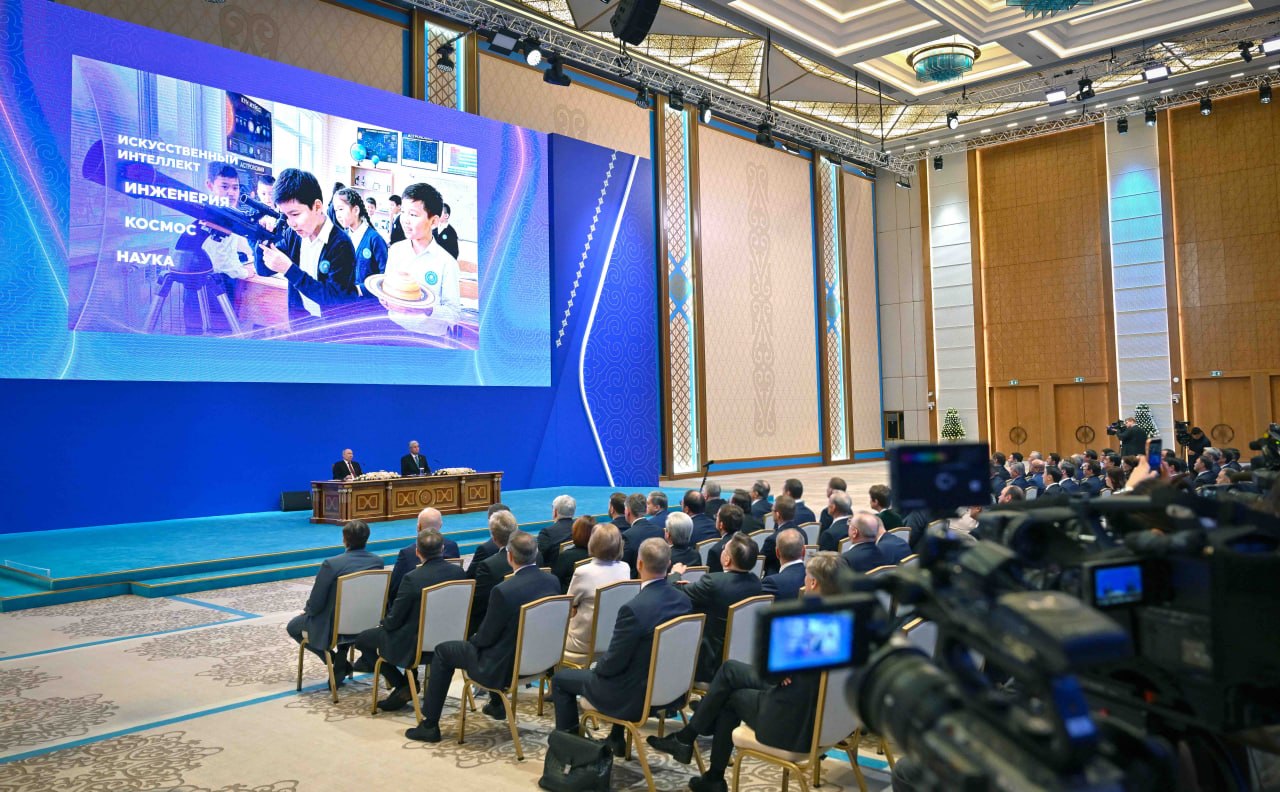Қасым-Жомарт Тоқаев пен Владимир Путин Астанадағы «Сириус» мектебінің капсуласын салу рәсіміне қатысты