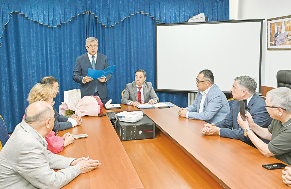 Бас редактор мерейі