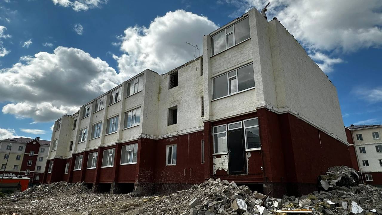 Сапасыз құрылыс: Ақтөбеде жаңа үйлерді бұзу жұмыстары басталды